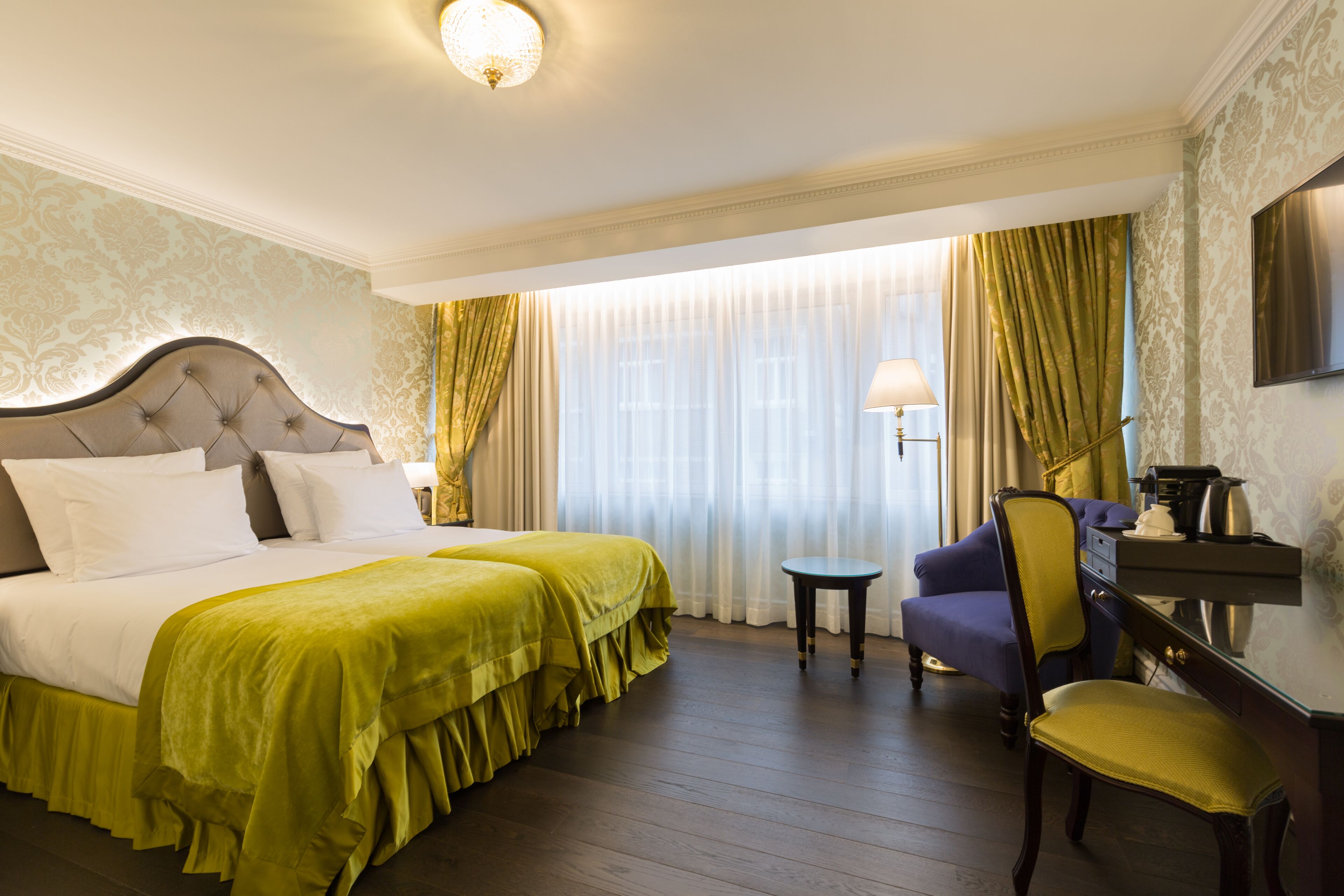 Hochwertige Bettwaren, Pillowtop-Betten, Minibar, Zimmersafe