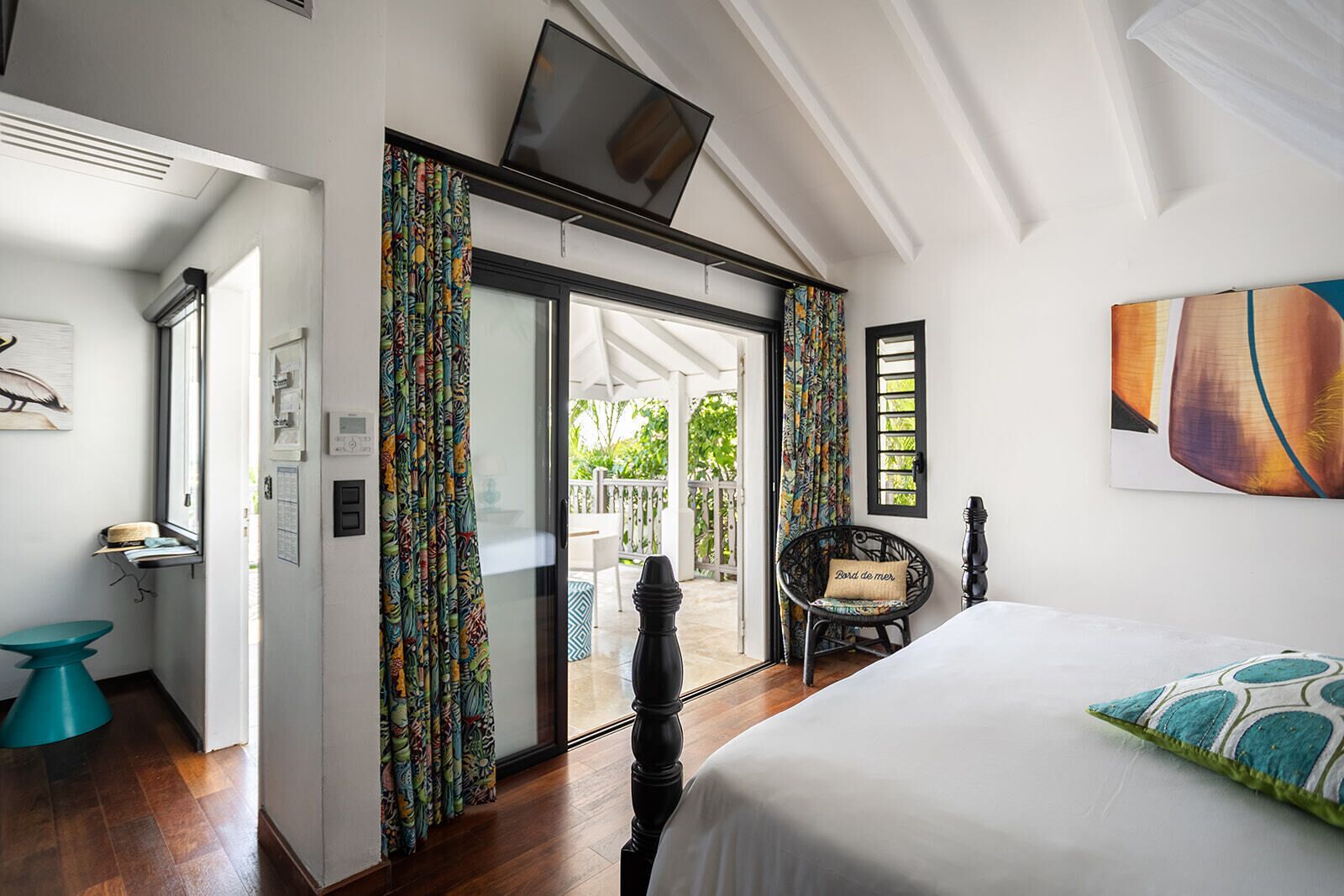 Bungalow, Sea View | Premium bedding, in-room safe, blackout drapes, free cribs/infant beds