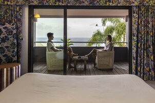 Suite Patio  | 高档床上用品、客房内保险箱、遮光窗帘、免费婴儿床