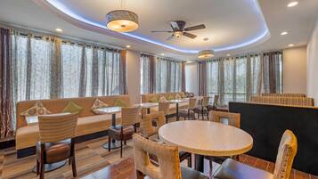 Desayuno continental incluido todos los días