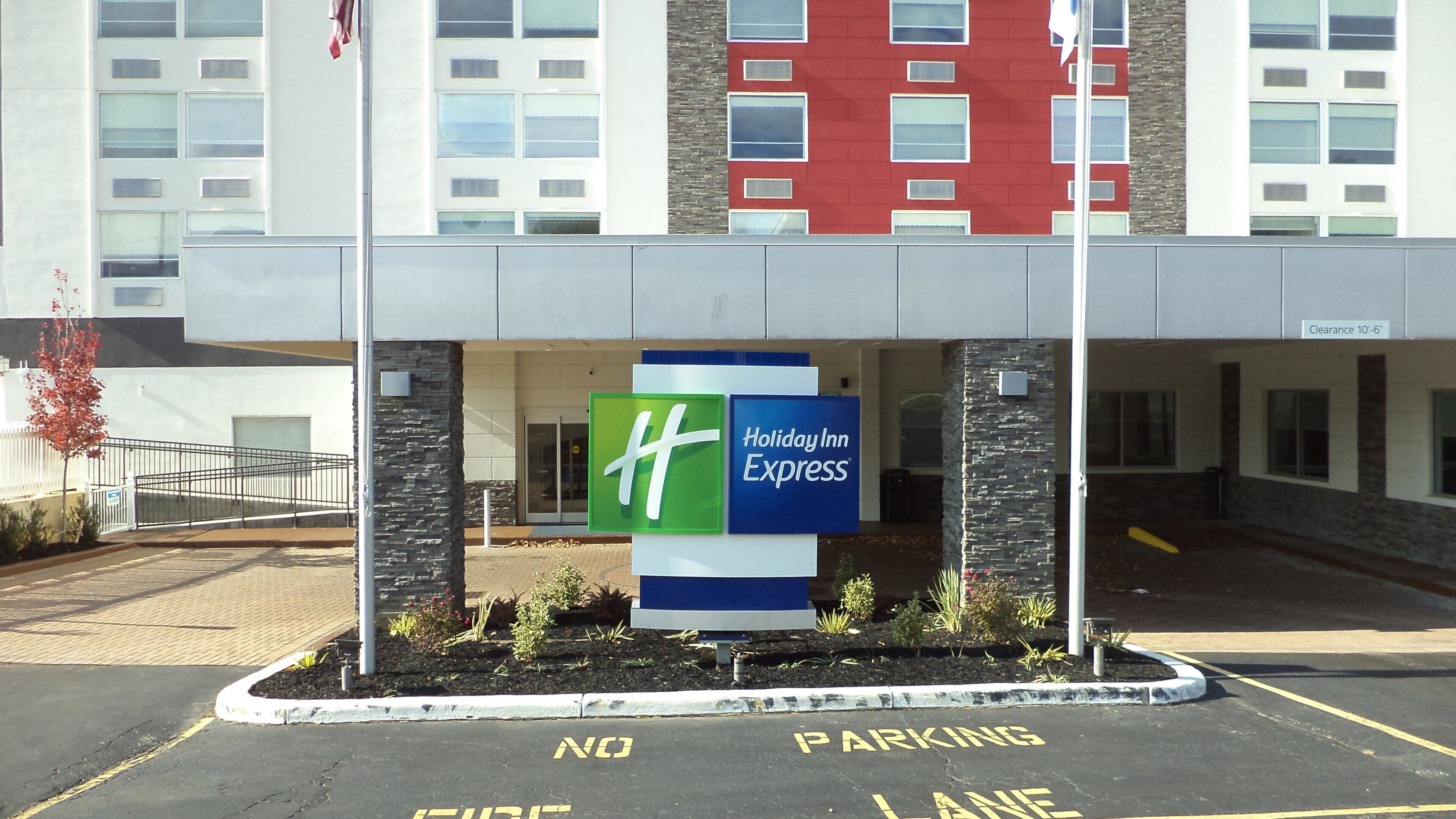 Photo - Holiday Inn Express Richmond - Midtown by IHG