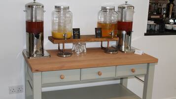 Tägliches großes Frühstück (12.95 GBP pro Person)