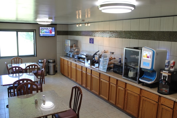 Free daily continental breakfast