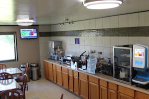 Free daily continental breakfast