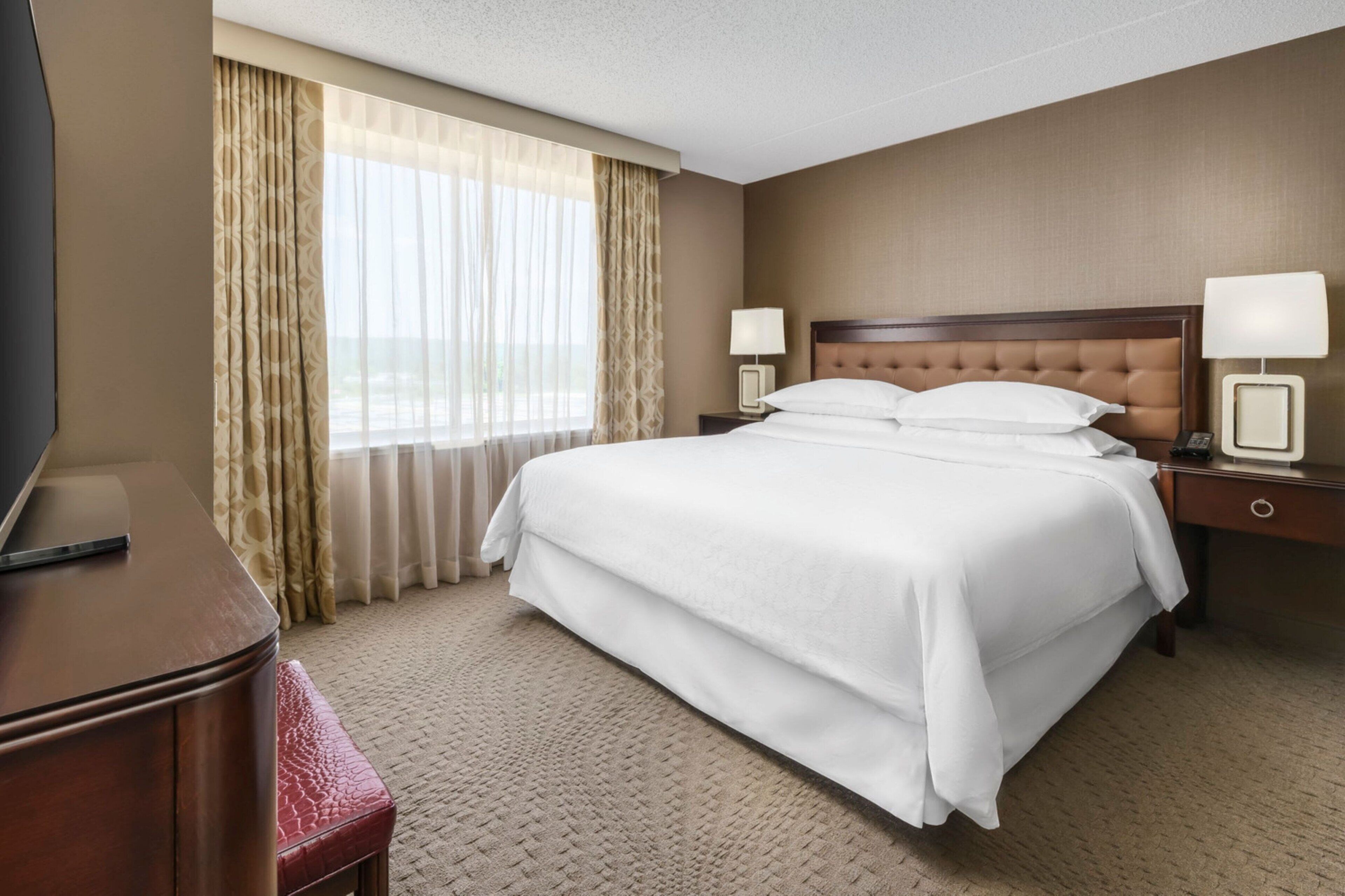 1 bedroom, premium bedding, pillow-top beds, desk