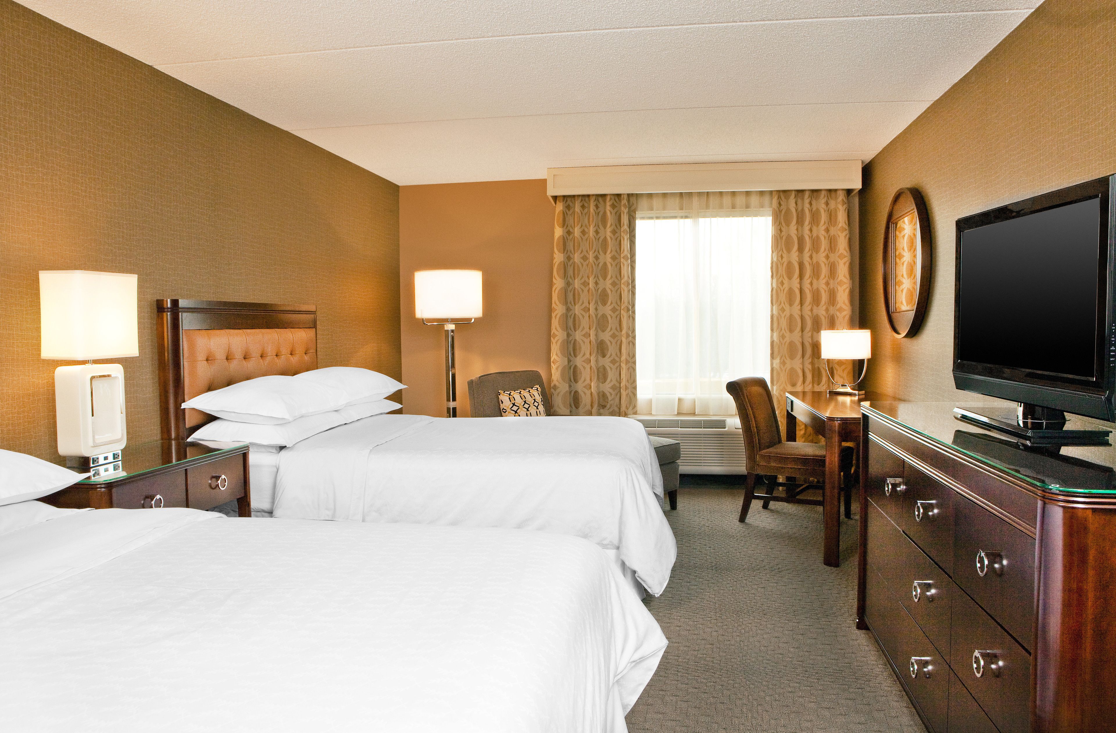 1 bedroom, premium bedding, pillow-top beds, desk