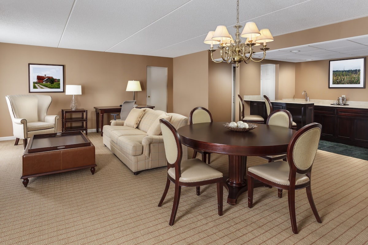 Presidential-Suite, 1 King-Bett und Schlafsofa | 1 Schlafzimmer, hochwertige Bettwaren, Pillowtop-Betten, Schreibtisch