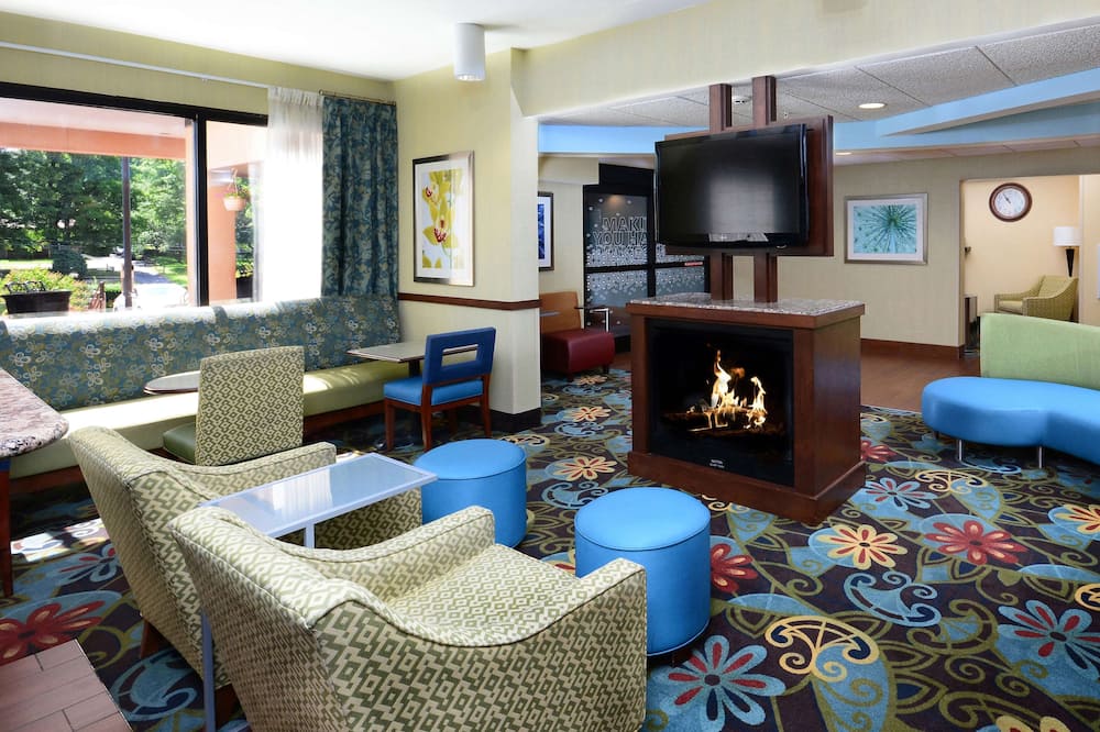 Hampton Inn Charlotte North / Lake Norman