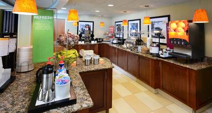 Hampton Inn Charlotte North / Lake Norman