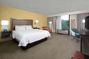 Premium bedding, desk, laptop workspace, blackout curtains - Hampton Inn Charlotte North / Lake Norman (Cornelius)
