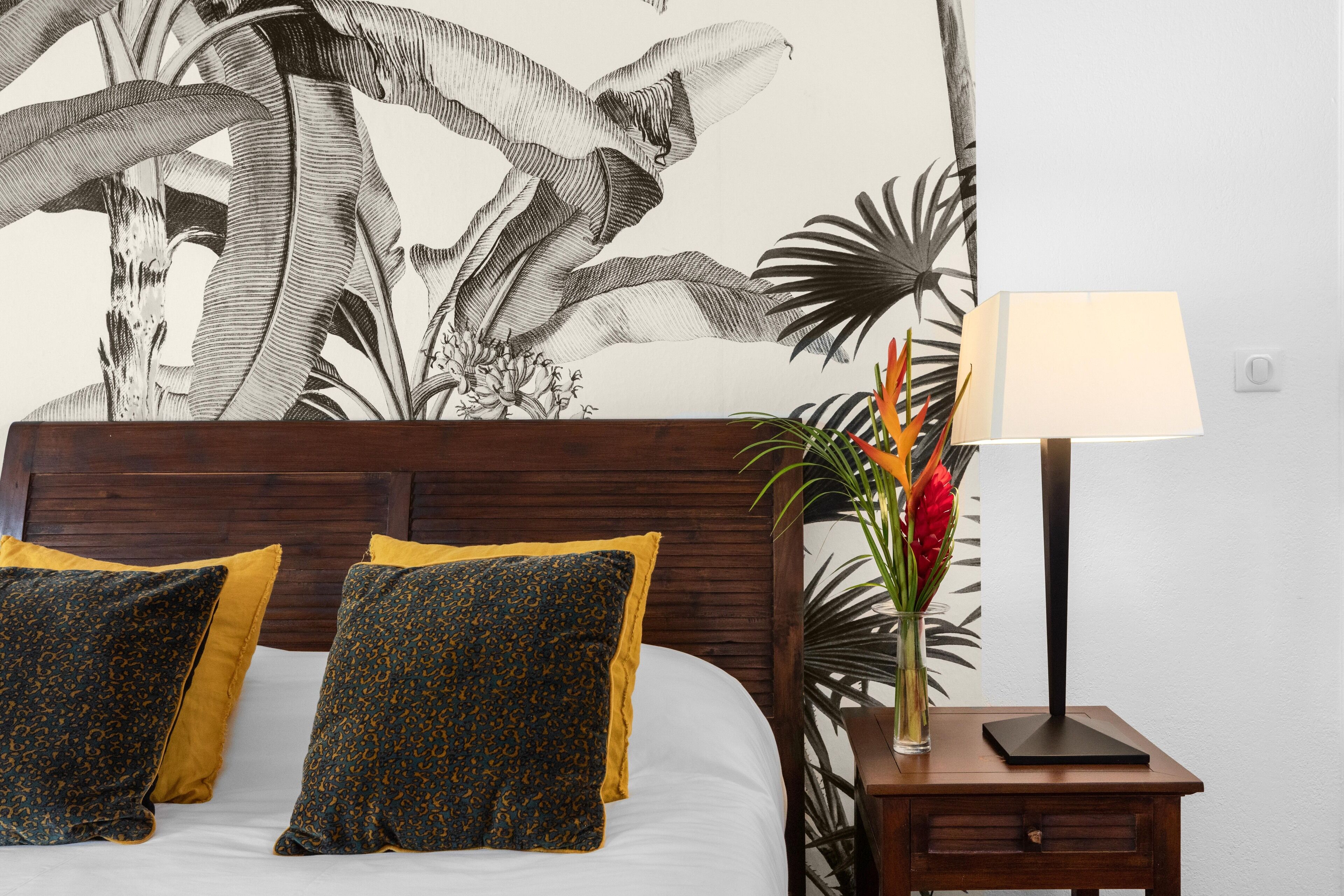 3 bedrooms, premium bedding, in-room safe, desk