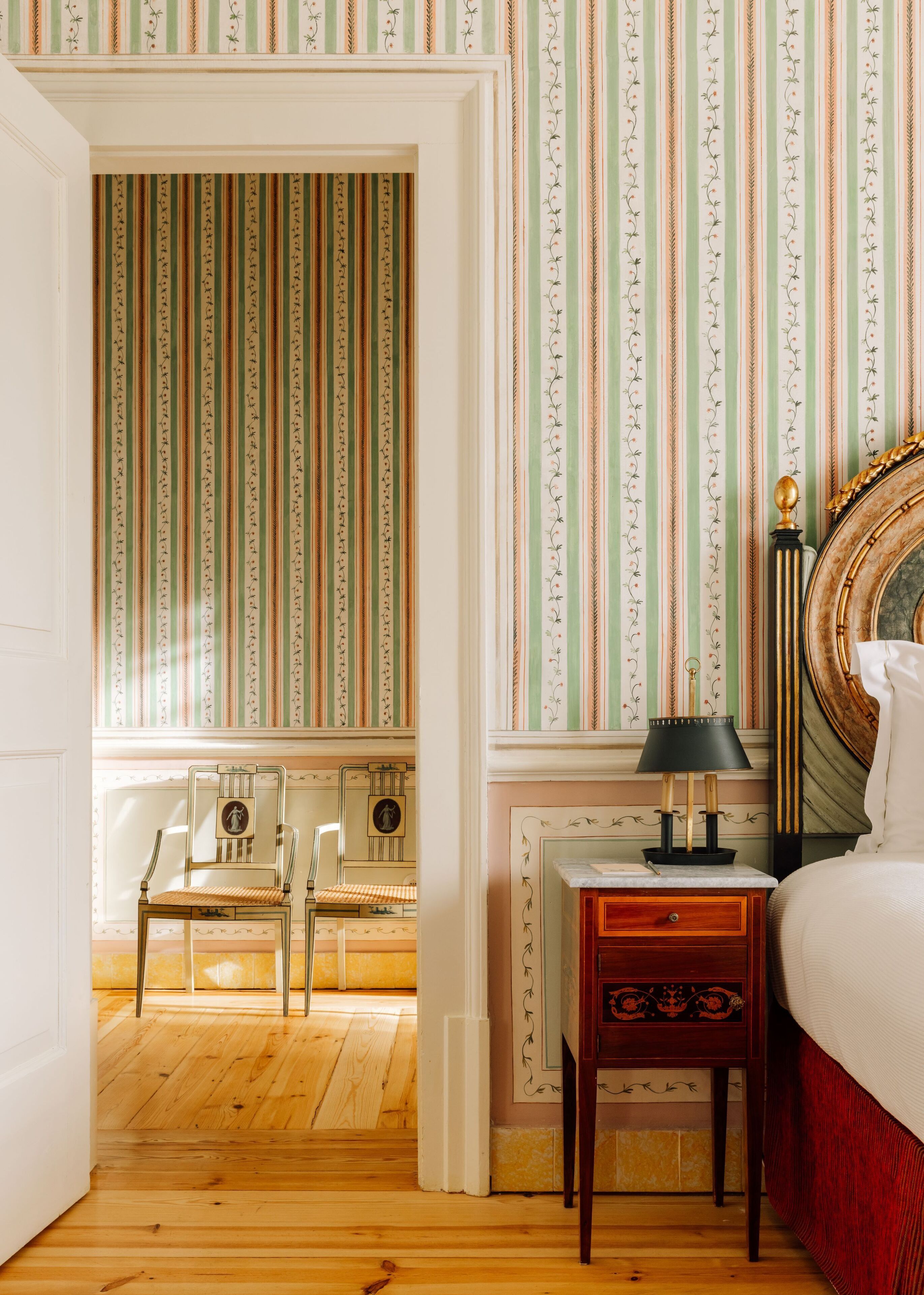 junior suite | 1 bedroom, minibar, in-room safe, desk