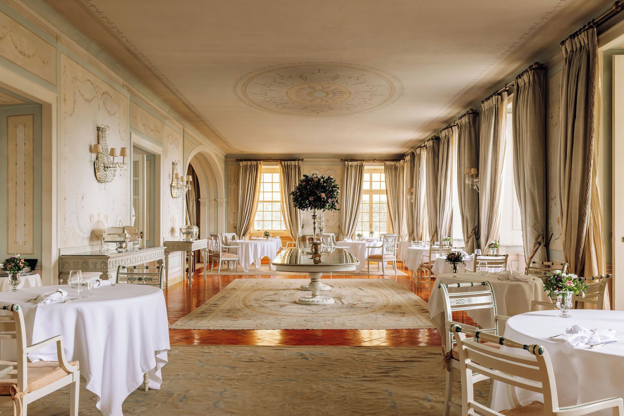 breakfast, lunch, dinner served; garden views