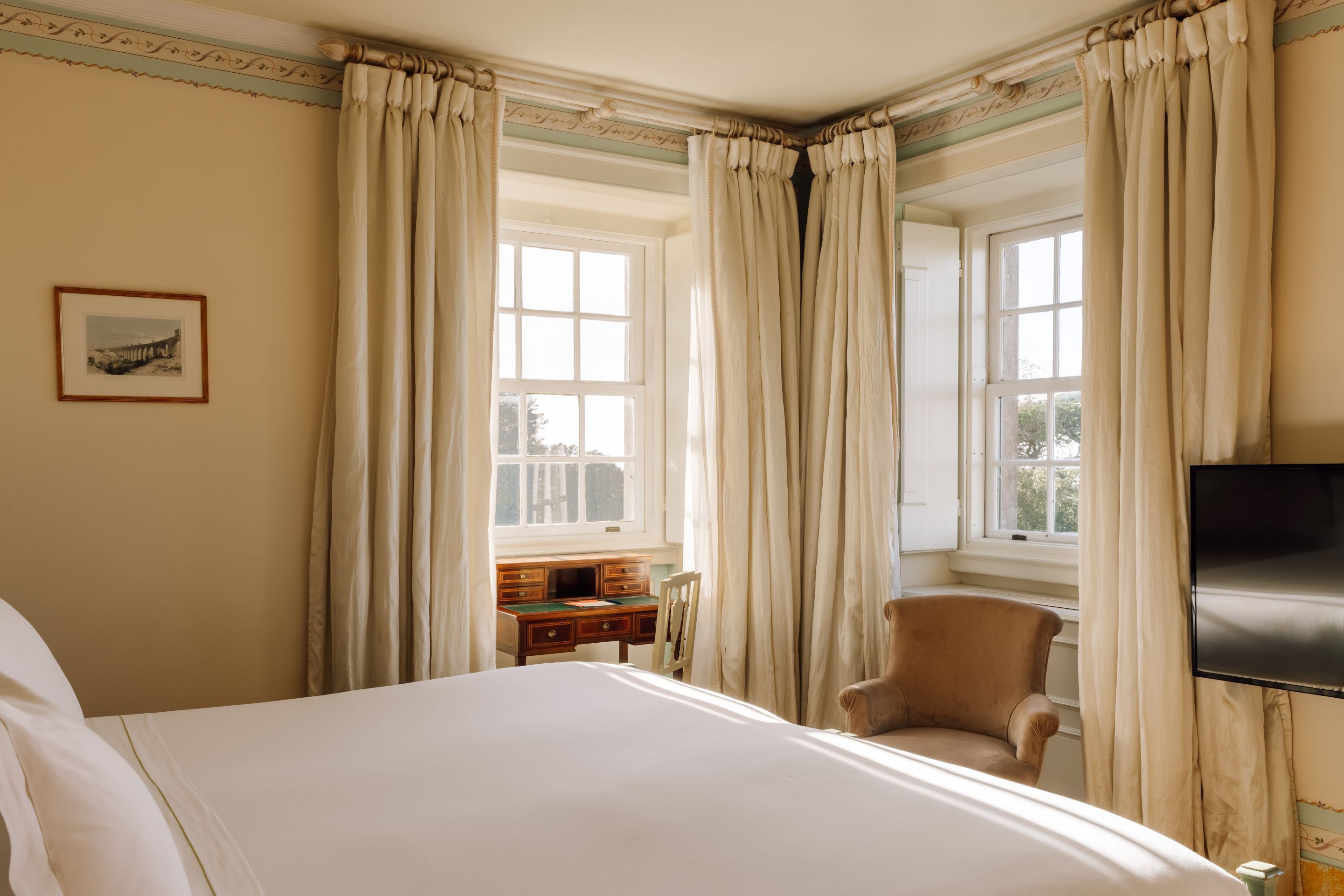 premium double room, garden view | 1 bedroom, minibar, in-room safe, desk