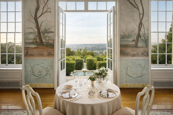 Frühstück, Mittagessen, Abendessen, Blick auf den Garten