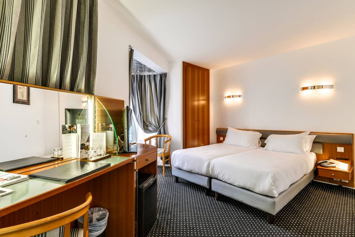 1 bedroom, premium bedding, minibar, in-room safe