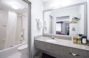 Combined shower/tub, free toiletries, hair dryer, towels - Brick Lodge Atlanta/Norcross (Norcross)