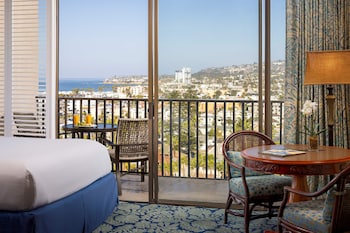 Water View Studio 2 Queens | Premium bedding, in-room safe, desk, blackout drapes at Catamaran Resort and Spa