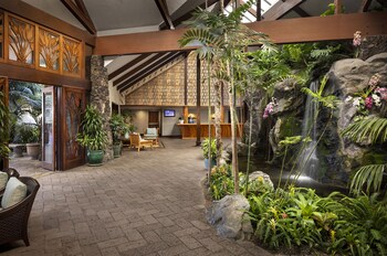 Hotel entrance and lobby at Catamaran Resort and Spa