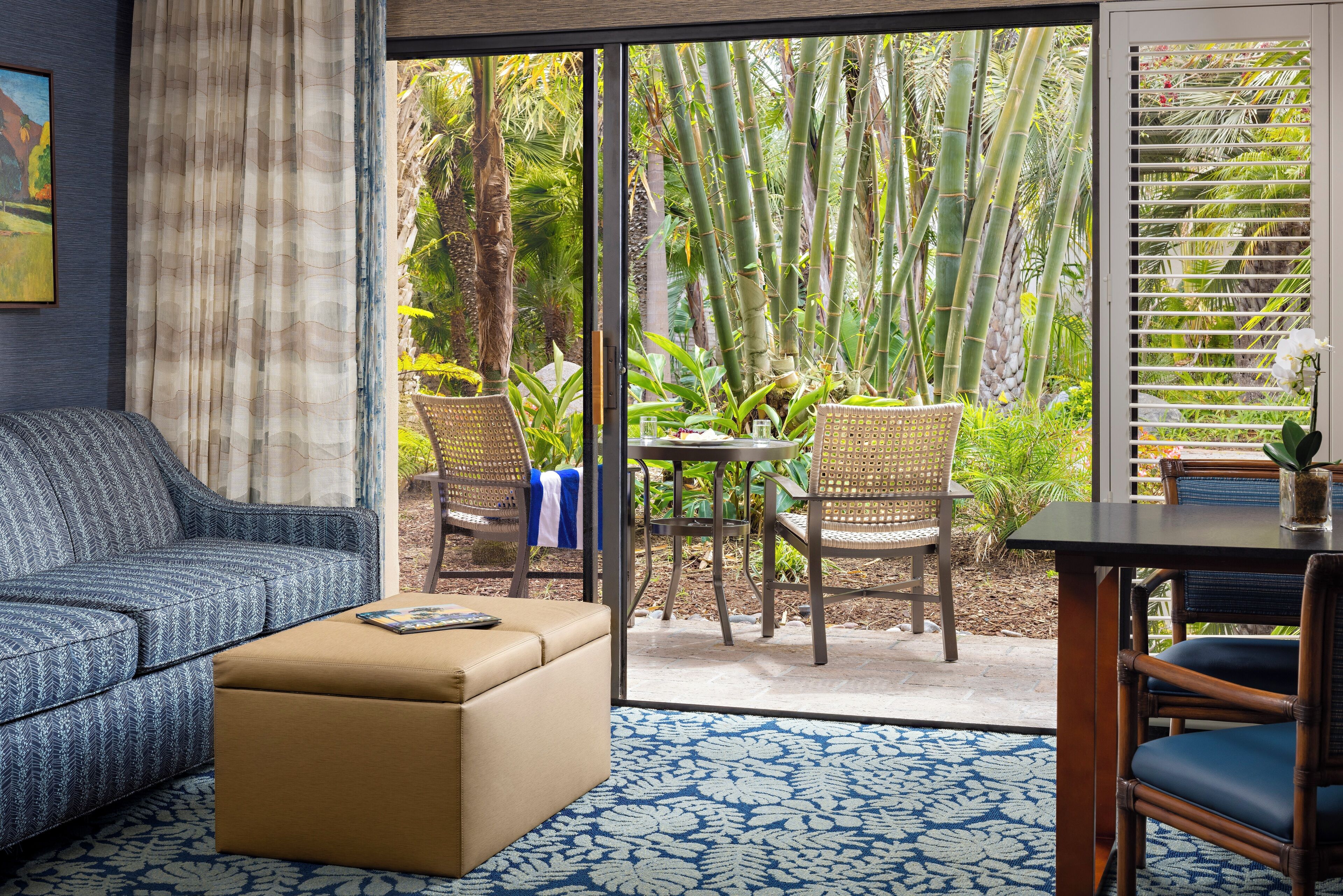 Sengetøy av topp kvalitet, safe på rommet og skrivebord