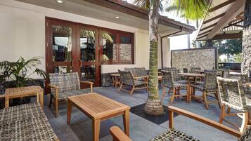 Breakfast, lunch, dinner served; American cuisine, beach views
