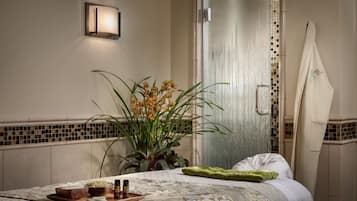 Couples treatment rooms, sauna, hydrotherapy, aromatherapy, body wraps