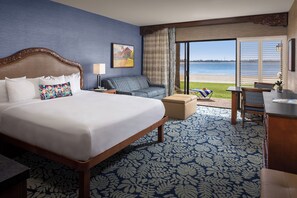 Rom, 1 kingsize-seng (Bay Front King First Floor) | Sengetøy av topp kvalitet, safe på rommet og skrivebord