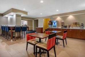 Free daily buffet breakfast - Comfort Inn Ocala Silver Springs (Ocala)