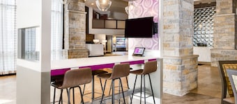 Crowne Plaza Milwaukee Airport by IHG