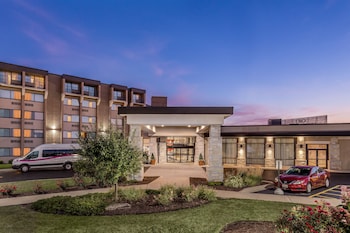 Crowne Plaza Milwaukee Airport by IHG