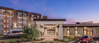 Crowne Plaza Milwaukee Airport by IHG