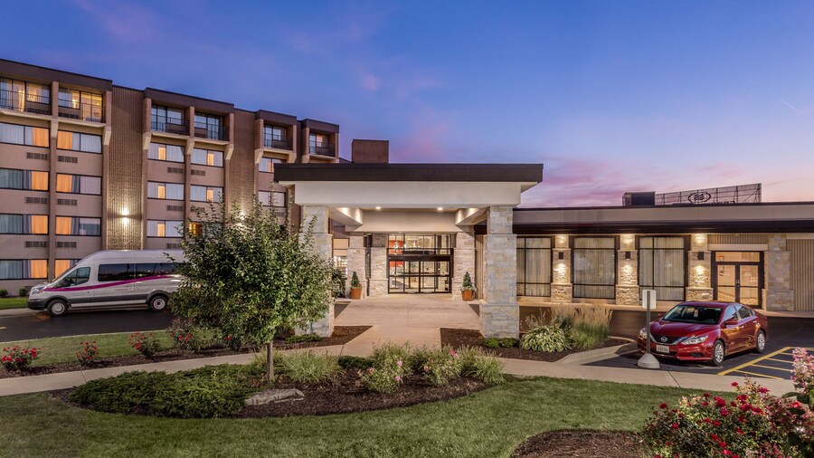Crowne Plaza Milwaukee Airport by IHG