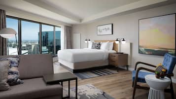 Executive Suite, 1 King Bed | Premium bedding, down comforters, pillowtop beds, desk