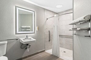 Zimmer, 1 King-Bett, barrierefrei, Nichtraucher | Badezimmer