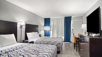 Standardværelse - 2 dobbeltsenge - ikke-ryger | Skrivebord, arbejdsområde til bærbare computere, strygejern/strygebræt