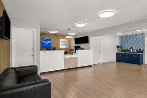 Lobby - Rodeway Inn Orange Park - Jacksonville near Naval Air Station (Orange Park)