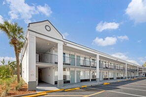 Exterior - Rodeway Inn Orange Park - Jacksonville near Naval Air Station (Orange Park)