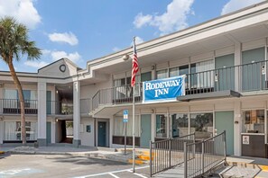 Exterior - Rodeway Inn Orange Park - Jacksonville near Naval Air Station (Orange Park)