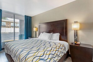 Desk, laptop workspace, iron/ironing board, WiFi - Rodeway Inn Orange Park - Jacksonville near Naval Air Station (Orange Park)