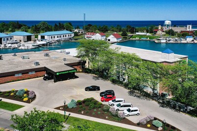 Wyndham Garden Kenosha Harborside