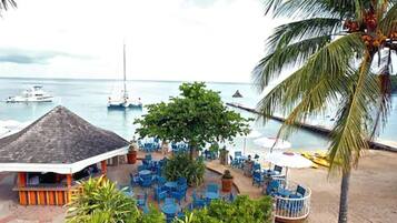 Breakfast, lunch and dinner served