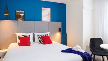 Junior Suite, 1 Double Bed | Premium bedding, desk, soundproofing, iron/ironing board