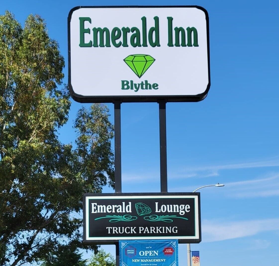 Emerald Inn and Lounge — photo 11