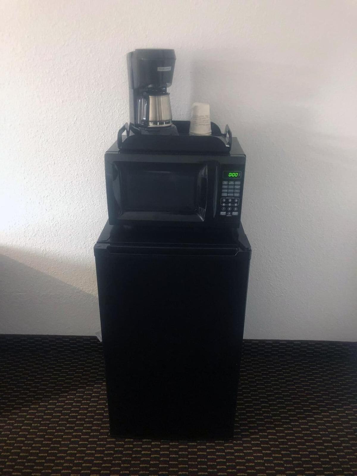 fridge, microwave, coffee/tea maker