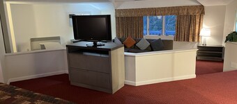 Gold Star Inn & Suites