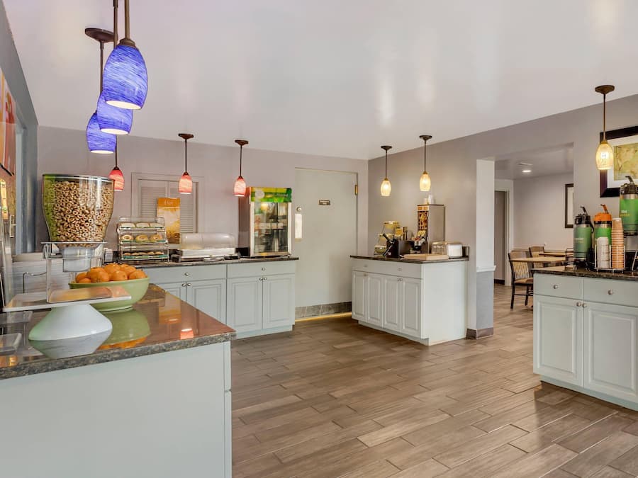 Petit déjeuner continental compris tous les jours