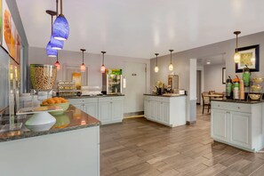 Free daily continental breakfast  - Quality Inn & Suites Easley - Greenville (Easley)