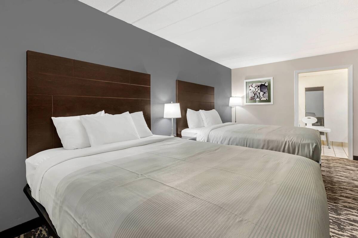 Suite, 2 Queen Beds, Non Smoking | WiFi (free), bed sheets
