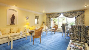 Living area - The Walnut Tree Hotel (Bridgwater)