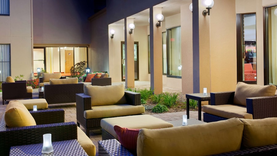 Sonesta Select Milwaukee Brookfield